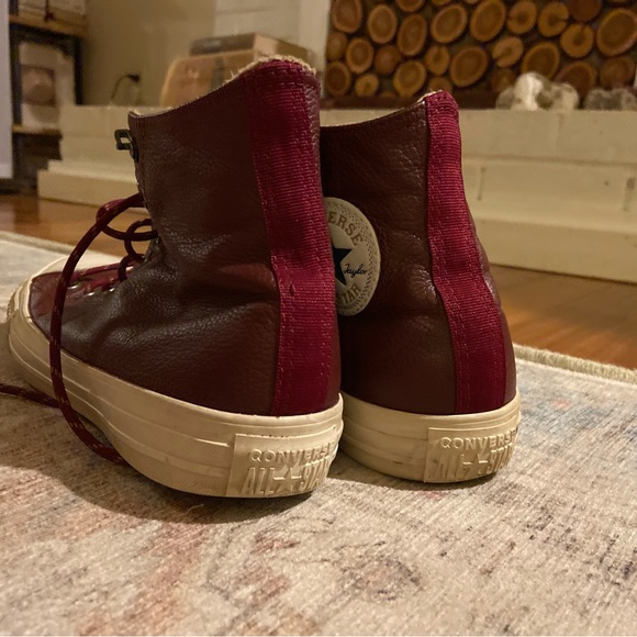 Converse burgundy leather high tops - Picture 6 of 13